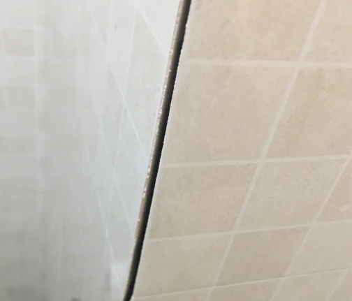 银州瓷砖空鼓维修公司分享阳台瓷砖脱落的修复过程可以分为以下几个步骤